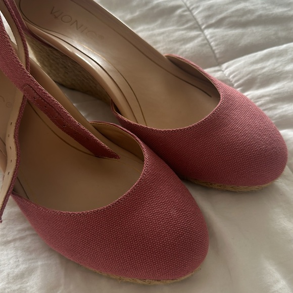Vionic Amy canvas wedge heels - Picture 2 of 7